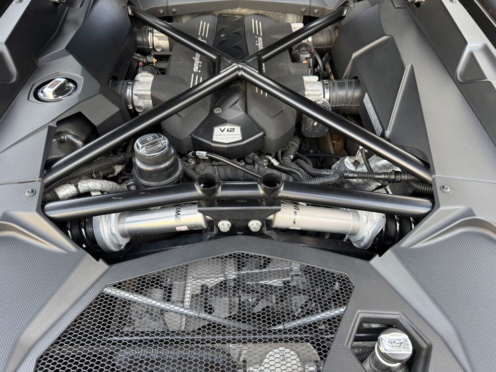 Aventador S ROADSTER 6.5L V12 / 741 CH / CARNET COMPLET / TVA / 34352 2018 occasion 62780 CUCQ