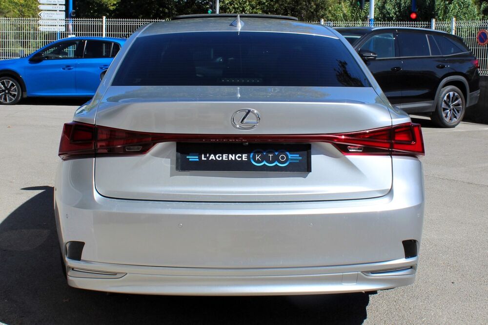 IS III (2) 300H F SPORT EXECUTIVE FULL OPTIONS + CARPLAY / ENT 2020 occasion 34430 Saint-Jean-de-V&eacute;das