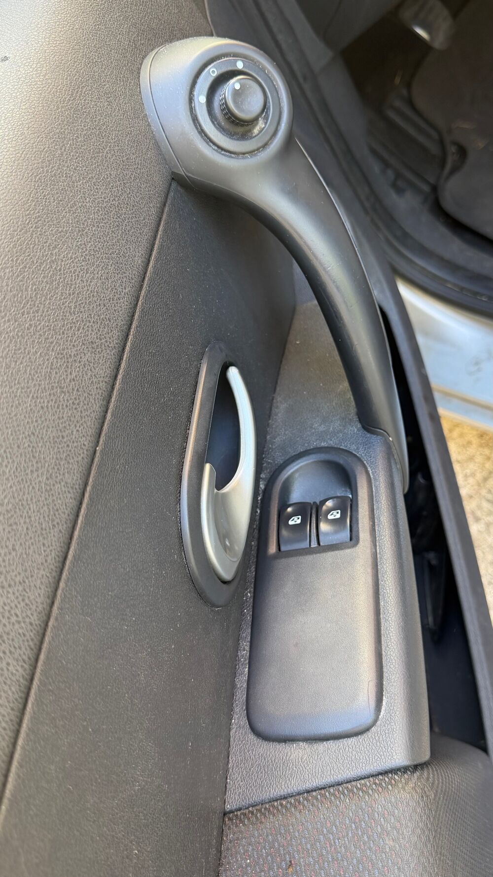 Clio 3 1.5dci possibilit&eacute; de paiement 3 ou 4x jusqu'&agrave; 4000e 2009 occasion 91090 Lisses