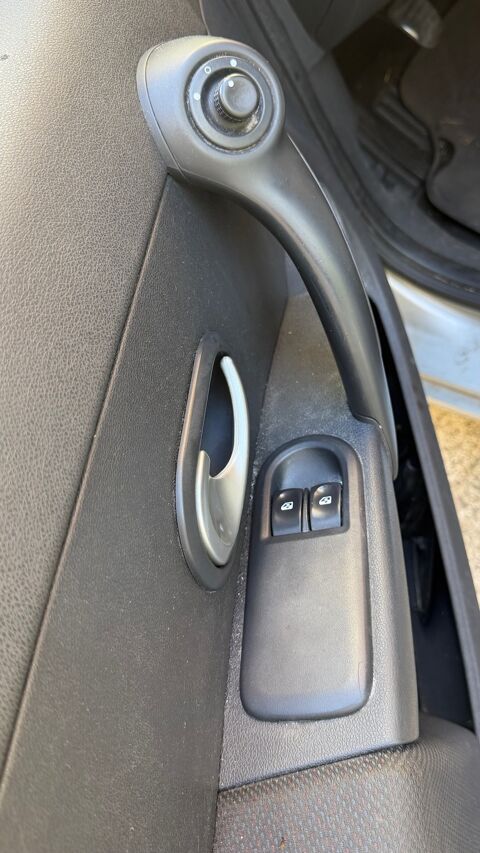 Clio 3 1.5dci possibilit&eacute; de paiement 3 ou 4x jusqu'&agrave; 4000e 2009 occasion 91090 Lisses