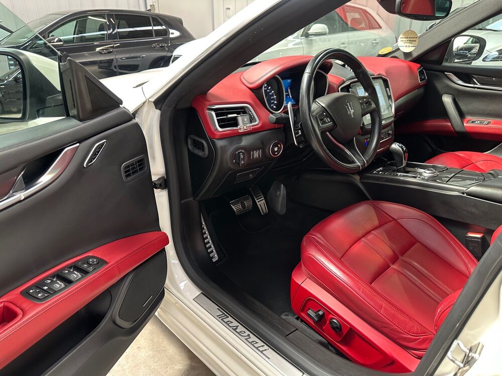 Ghibli III 3.0d V6 275ch GranSport BVA8 / TO / Harman Kardon / Si&egrave;g 2017 occasion 45770 Saran