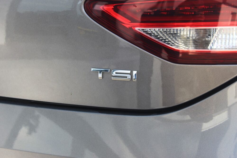 Leon III 1.2 TSI 110 ch S&S CONNECT + CARPLAY / CLIM AUTO / JA 17 2016 occasion 34430 Saint-Jean-de-V&eacute;das