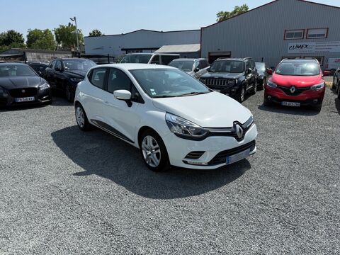 Clio IV - 1.2 16v 75cv - Business - 5 places - 2017 occasion 45560 Saint-Denis-en-Val