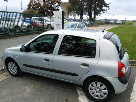 Clio 1.4 98 Pack Dynamique 5 PORTES - FAIBLE KM - GARANTIE MECANI 2004 occasion 95520 Osny