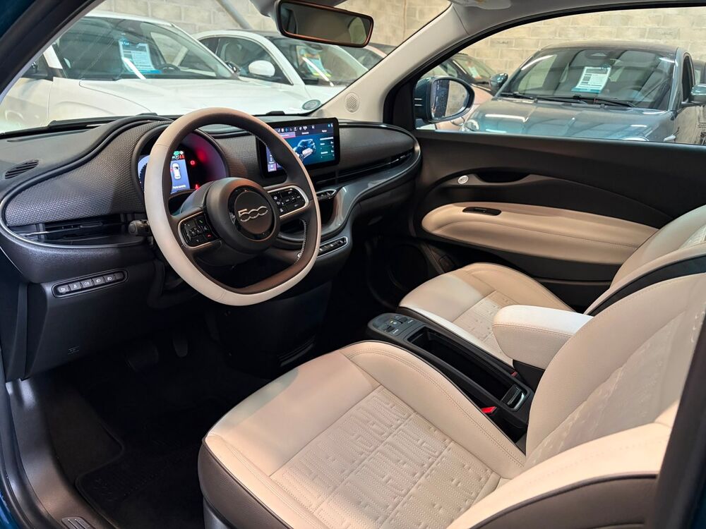 500 e 95cv 23.8 KWH LA PRIMA OCEAN GREEN / CUIR / CAMERA RADAR 2023 occasion 91480 Varennes-Jarcy