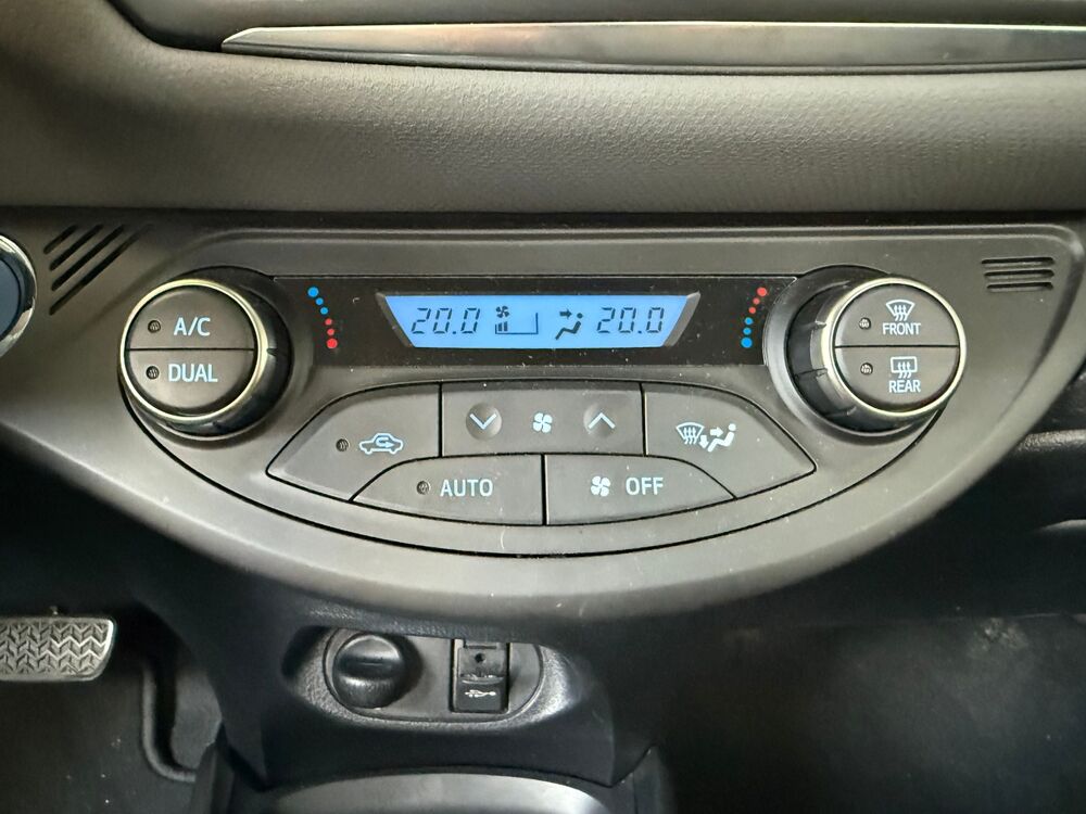 Yaris III Dynamic Business E-CVT 100h 2017 occasion 75019 Paris