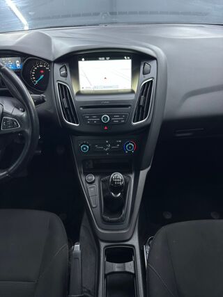 Focus 1.5 TDCi 120Ch *DISTRI NEUVE *RADARS DE RECUL *GARANTIE 12 M 2017 occasion 57160 Moulins-l&egrave;s-Metz