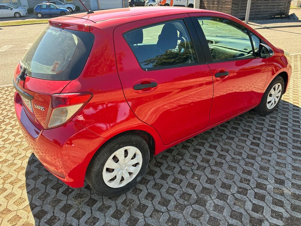 Yaris 1.0 vvti 12v 69 ch 2013 occasion 69800 Saint-Priest
