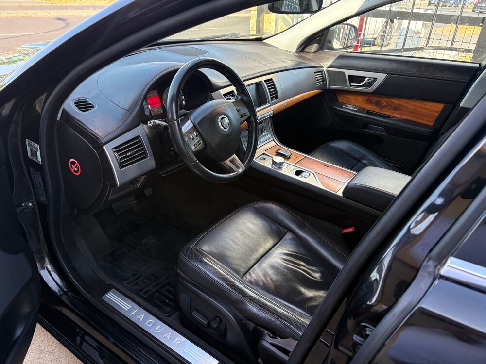XF S&eacute;rie Limit&eacute;e A 3.0 V6 211 2010 occasion 95370 MONTIGNY-LES-CORMEILLES