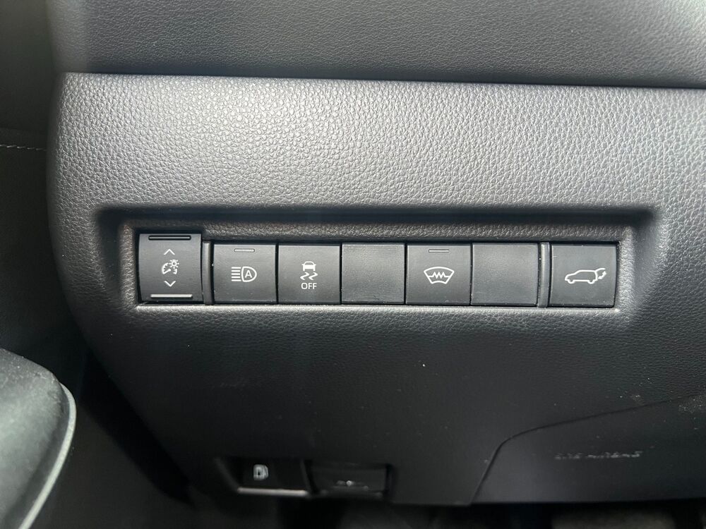 RAV 4 Toyota Venza Hybrid 2.5l 222ch - &eacute;quivalent RAV4 - si&egrave;ges ch 2023 occasion 95190 Goussainville