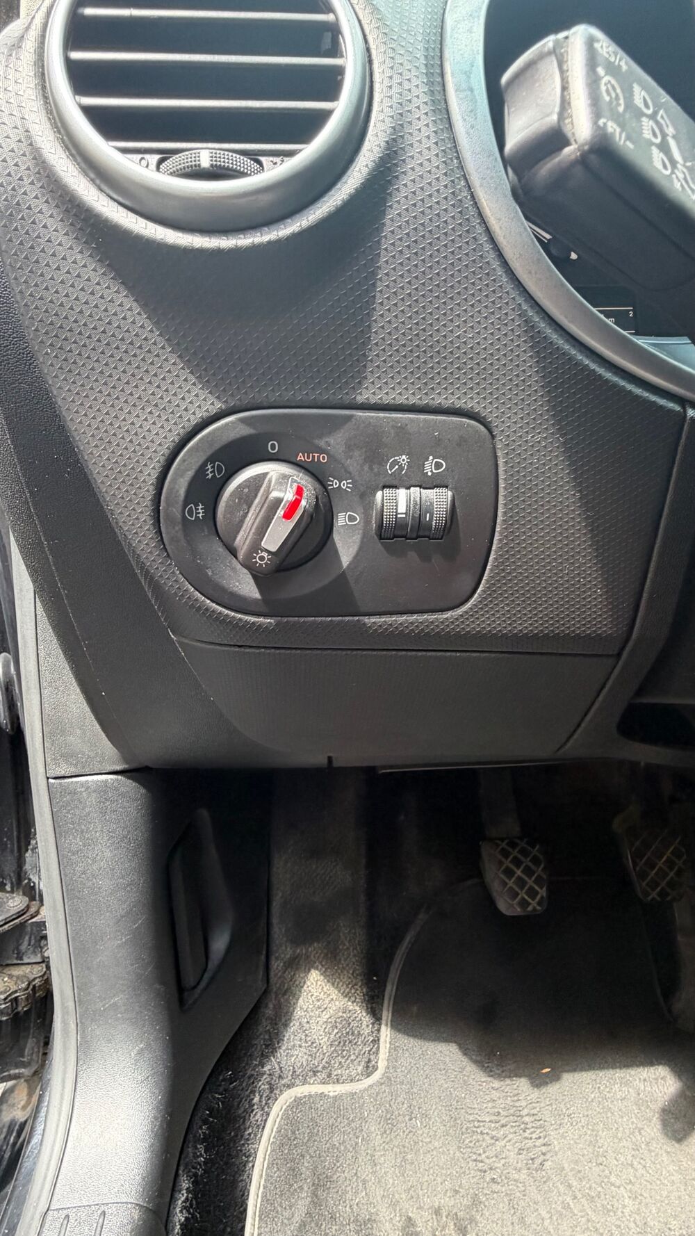 Leon 1.2 tsi 105CV phase2 faciliter de paiement 3X 4X jusqu'&agrave; 400 2010 occasion 91090 Lisses