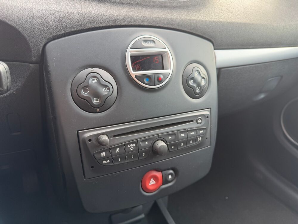 Clio III 5 Portes 1.2 i 16V 75 cv - Si&egrave;ges chauffants 2009 occasion 95190 Goussainville