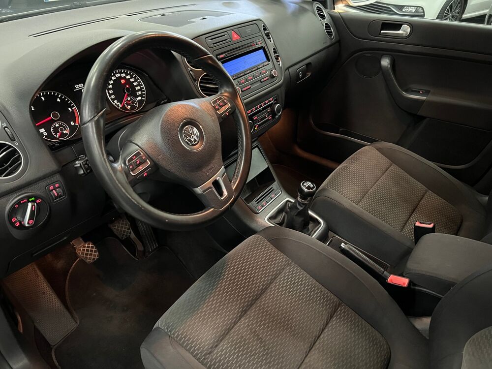 Golf PLUS 1.6 TDI 105CH BVM-5 / GARANTIE 6 MOIS / MOTEUR /BOIT D 2011 occasion 69800 SAINT-PRIEST