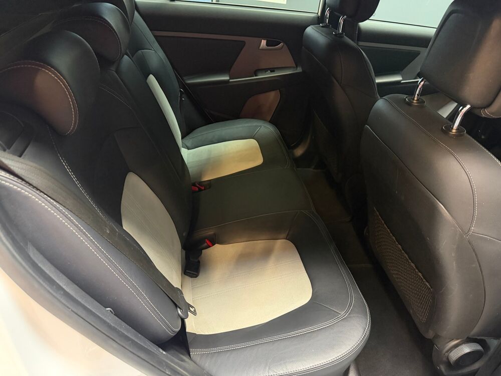 Sportage III Phase 2 2.0 CRDi VGT DPF 4x4 136 cv R&eacute;v&eacute;lation 2015 occasion 69740 Genas