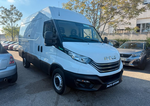 Daily IVECO DAILY VI CAMIONNETTE 3.0i 136cv GAZ NATURAL/ ESSENCES 2022 occasion 69150 D&eacute;cines-Charpieu