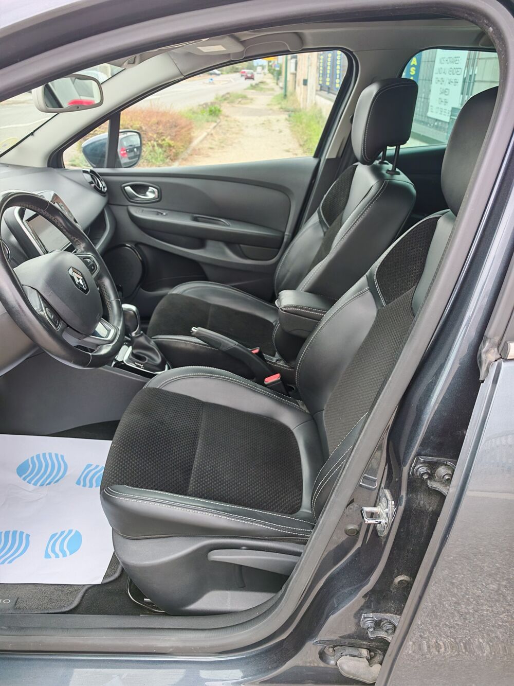 Clio IV 1.5 DCI 90 CV BOITE EDC FINTION INTENS BOSE 2016 occasion 01360 Balan