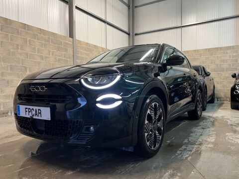 Fiat Fiat 600 1.2 HYBRIDE 100cv LA PRIMA DCT6 / CUIR / JANTES 18 / CAMERA 2024 occasion Varennes-Jarcy 91480