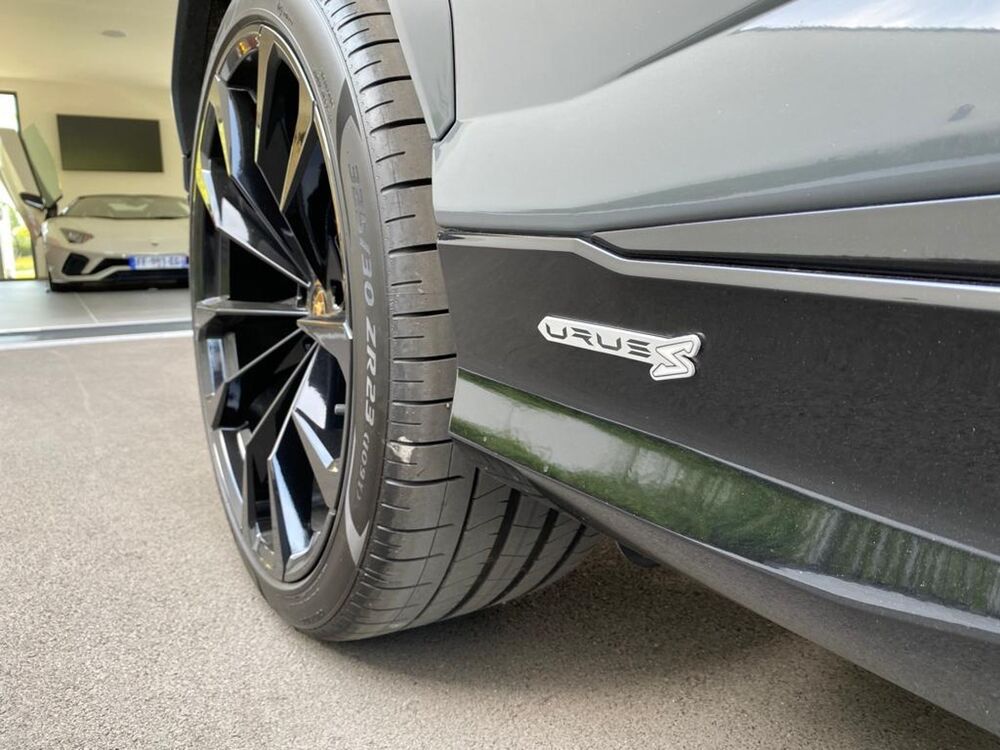 Urus 4.0 V8 S 666 CH / AKRAPOVIC / TVA / 11437 KMS 2023 occasion 62780 CUCQ