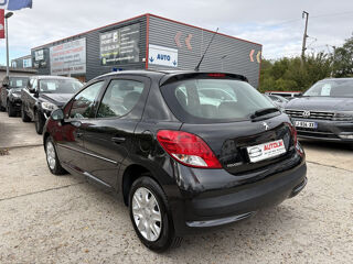 207 1.4 ESSENCE 5P 2012 occasion 95480 Pierrelaye