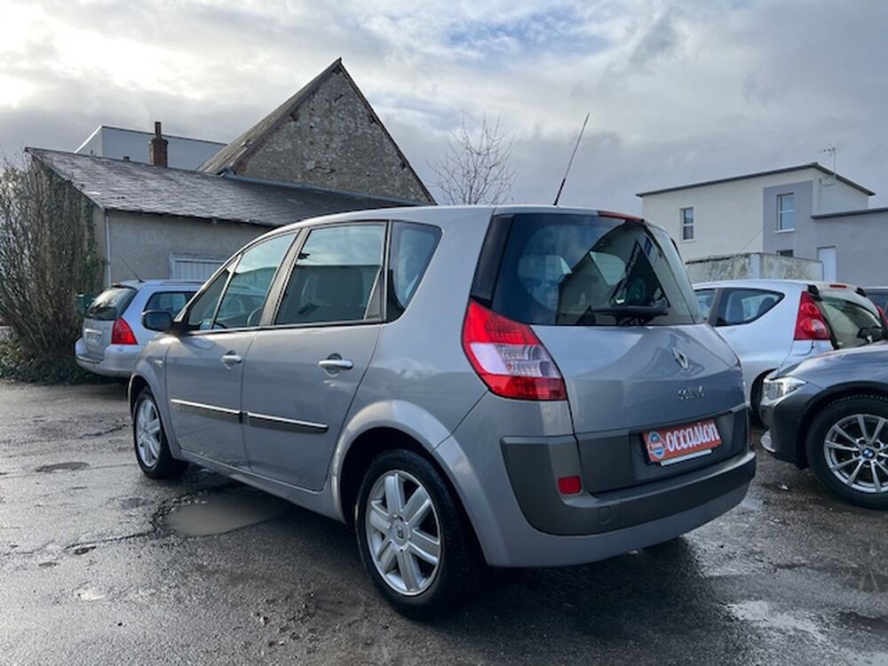 M&eacute;gane SCENIC 1.6 l  113 ch. a-- 2004 occasion 41000 Blois