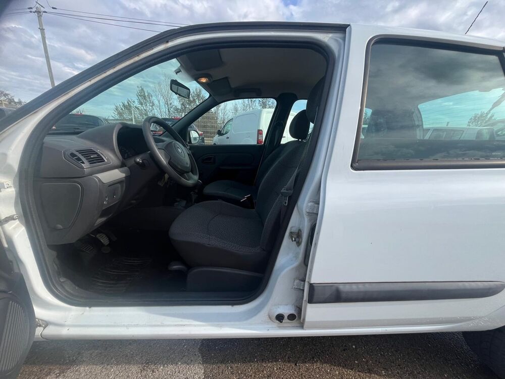 Clio 5 Portes 1.2 i GPL 60 cv *Finition Access/ 63Mkms / GPL / 2&egrave; 2010 occasion 34770 Gigean