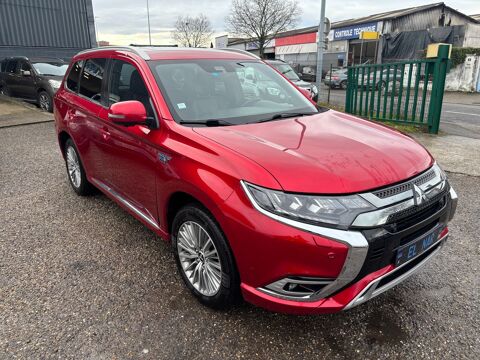 Mitsubishi Outlander 3 2.4 MIVEC 16V 224 Plug in Hybrid 4WD S&S Bo&icirc;te auto GARA 2020 occasion Venissieux 69200