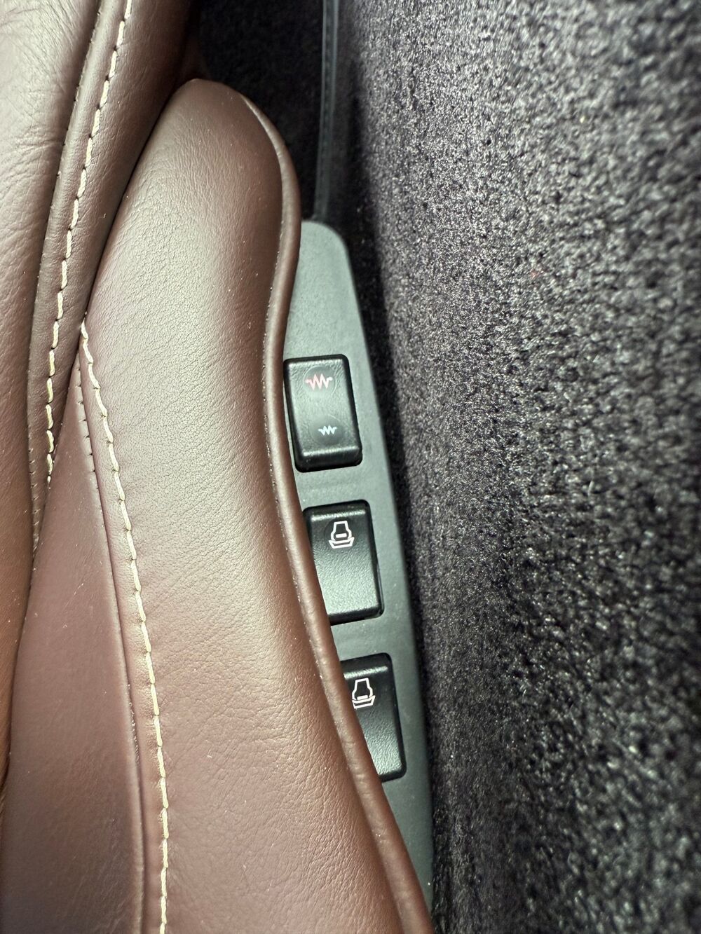 DB9 VOLANTE 5.9L V12 / 20497 KMS 2010 occasion 62780 CUCQ