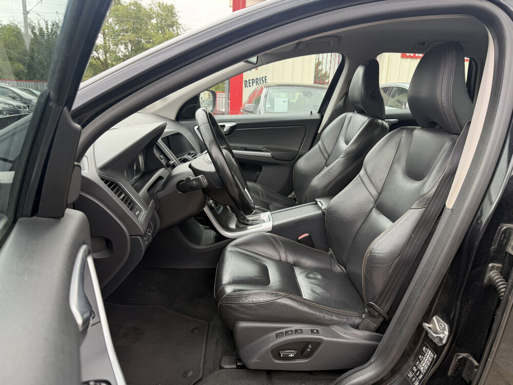 XC60 (2) 2.4 D4 181 AWD SUMMUM GEARTRONIC 6 2014 occasion 95480 Pierrelaye
