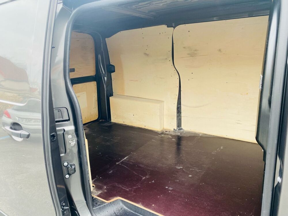 Scudo III M - 2.0 Blue-Hdi 146 BVM6 -1&egrave;re Main / TVA / TBE / Pack 2023 occasion 78800 Houilles
