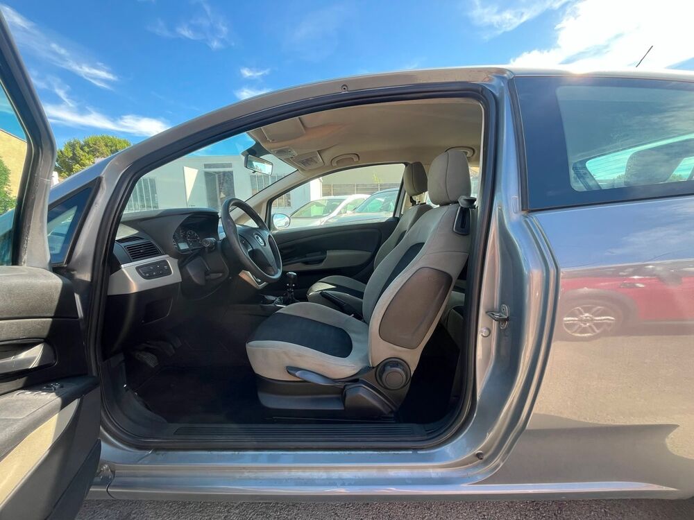 Grande Punto 1.2 i 65 cv * Finition Dynamic /CLIM* 2006 occasion 34770 Gigean