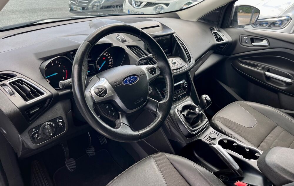 Kuga - 2.0 TDCI 120cv -TITANIUM - Suivi - 2016 occasion 45560 Saint-Denis-en-Val
