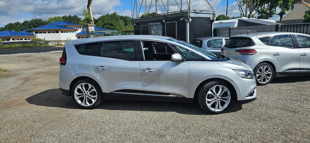 M&eacute;gane Grand Scenic 7 places business 1.7 Bdci 120 ch edc bon etat 2019 occasion 78690 LES ESSARTS-LE-ROI