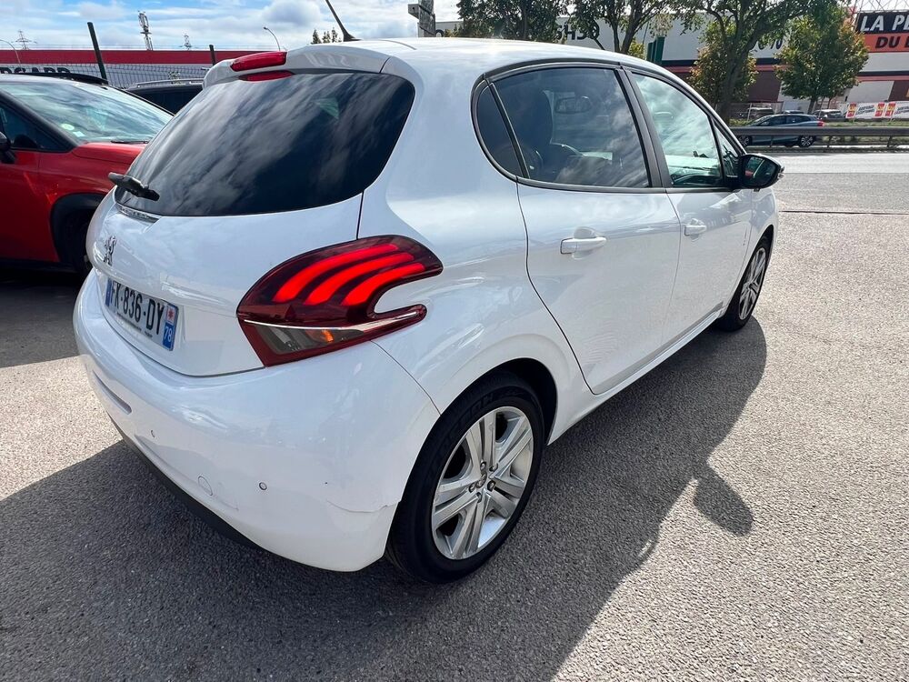 208 (2) 1.2 VTI 82 SIGNATURE 5P TVA R&Eacute;CUP&Eacute;RABLE 2019 occasion 78310 Coigni&egrave;res