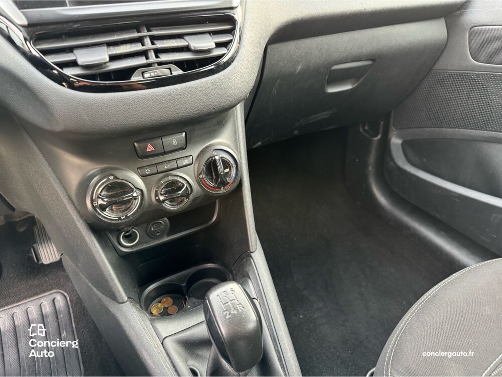 208 1.6 BlueHDI 75 soci&eacute;t&eacute; 2 places / CarPlay / Distribution neu 2016 occasion 69700 Givors