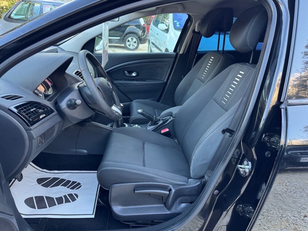 M&eacute;gane III coup&eacute; 1.5 DCI 110 garantie 3 mois 2011 occasion 45500 GIEN