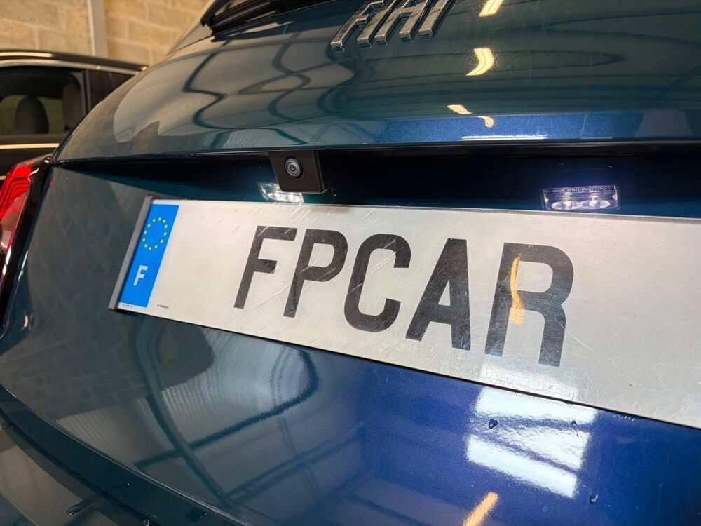 500 e 95cv 23.8 KWH LA PRIMA OCEAN GREEN / CUIR / CAMERA RADAR 2023 occasion 91480 Varennes-Jarcy