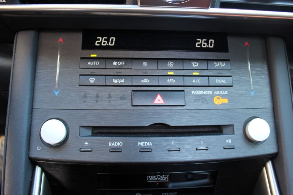 IS III (2) 300H F SPORT EXECUTIVE FULL OPTIONS + CARPLAY / ENT 2020 occasion 34430 Saint-Jean-de-V&eacute;das