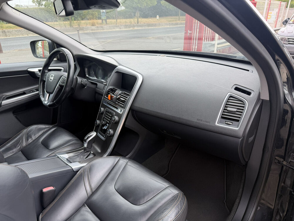 XC60 (2) 2.4 D4 181 AWD SUMMUM GEARTRONIC 6 2014 occasion 95480 Pierrelaye