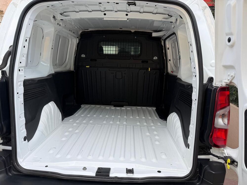 Berlingo 1.2 PTEC 131 CH 1ERE MAIN TVA RECUPERABLE GARANTIE 12 MOIS 2021 occasion 06400 CANNES