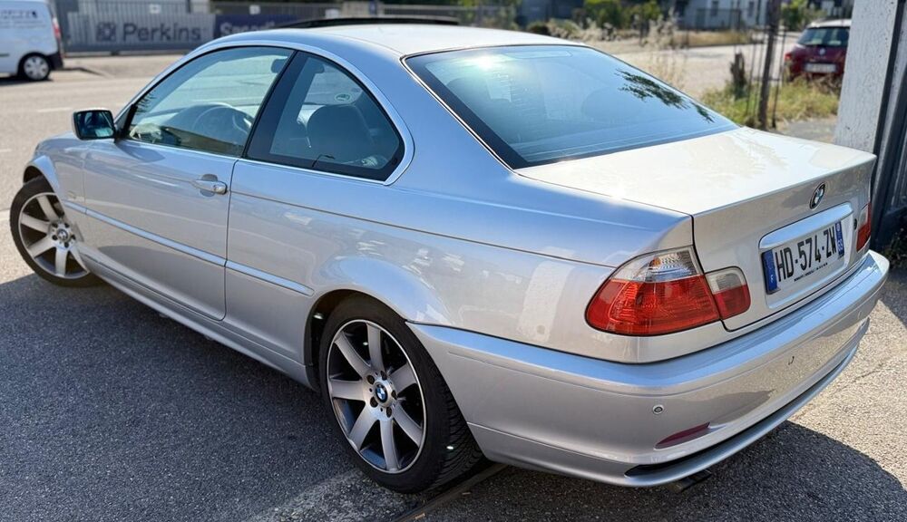 S&eacute;rie 3 330 ci Luxe BVA TBEG B 2003 occasion 69680 CHASSIEU