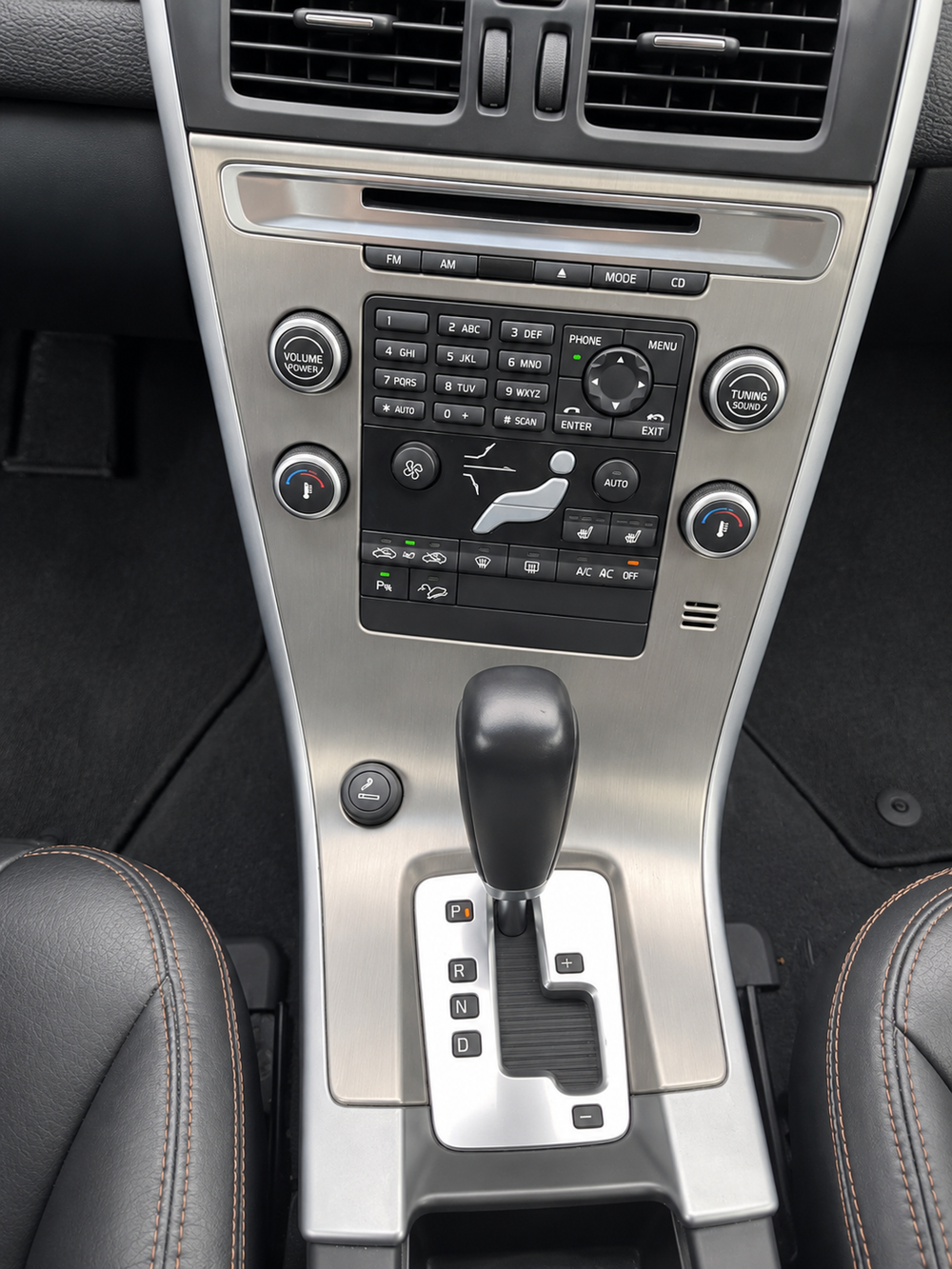 XC60 2,4 D4 XENIUM AWD BOITE AUTOMATIQUE 2010 occasion 95600 EAUBONNE