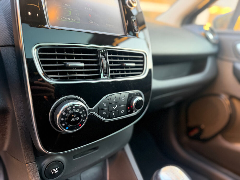 Clio IV 0.9 INTENS 90 CH TOIT PANO/ FEU LEDS/BLUETOOTH/CAM&Eacute;RA DE REC 2018 occasion 42000 Saint-Etienne