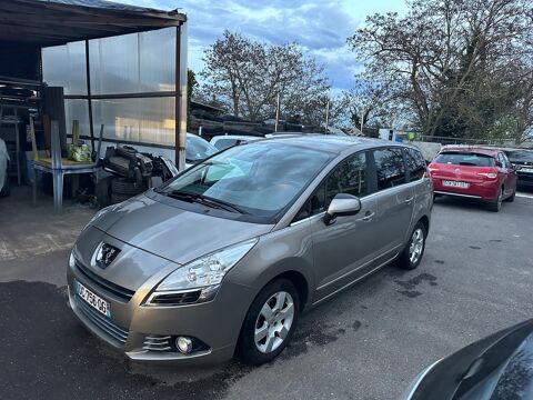 Peugeot 5008 -   1.6 HDi FAP 112 cv - Beige