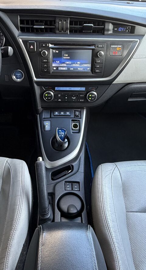 Auris II HYBRIDE 136H STYLE - 1&eacute;re main / Entretien 100% Toyota / 2015 occasion 34500 B&eacute;ziers