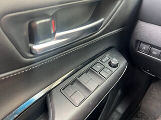 RAV 4 Toyota Venza Hybrid 2.5l 222ch - &eacute;quivalent RAV4 - si&egrave;ges ch 2023 occasion 95190 Goussainville
