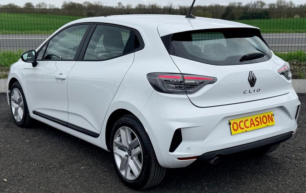 Clio V PHASE II 1.0 TCE 100 ch &deg;&deg; EVOLUTION GPL &deg;&deg; 1 ERE MAIN &deg;&deg; 2023 occasion 45190 BEAUGENCY