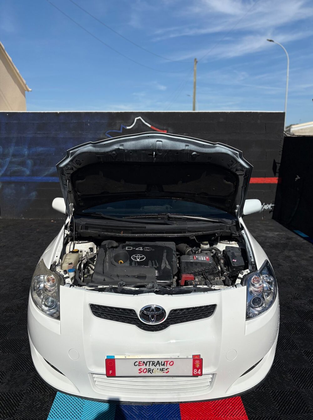 Auris (I) 1.4 D4D 90cv Active GPS & Clim 2009 occasion 84700 SORGUES