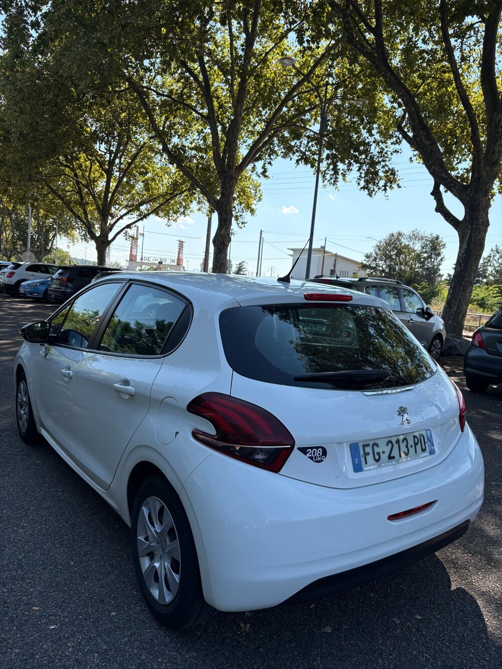 208 1.2 ESSENCE 68ch 24 000 KM GARANTIE 2019 occasion 69320 Feyzin