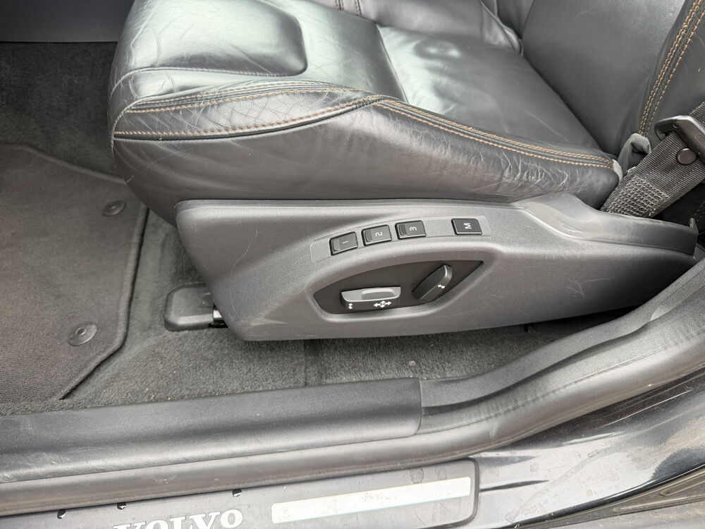 XC60 (2) 2.4 D4 181 AWD SUMMUM GEARTRONIC 6 2014 occasion 95480 Pierrelaye