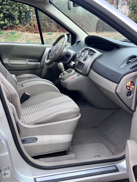 Grand scenic IV II CONFORT 1.9 DCI 120 – 7 PLACES – 1&Egrave;RE MAIN - EXCELLENT ET 2006 occasion 94140 Alfortville